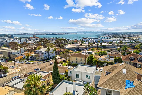 2119-2123 Albatross St Photo 1
