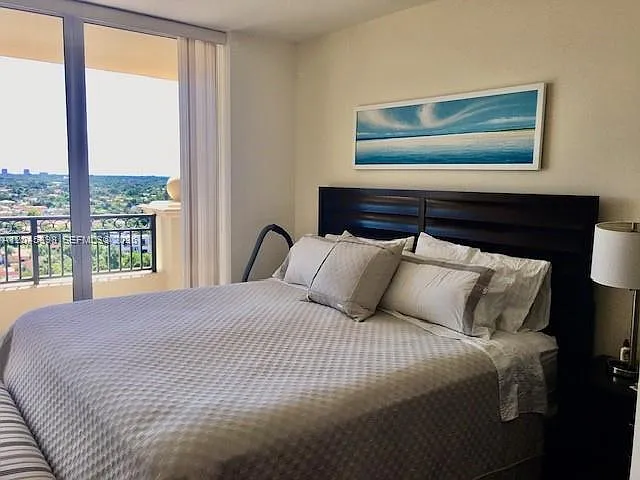 3232 SW 22nd Ter #1303 — Photo 8
