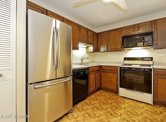 3rd image of 909 E Kenilworth Ave Unit 308