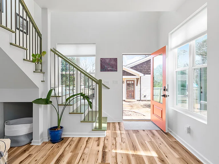 112 Wesley Ave NE #2 — Photo 5