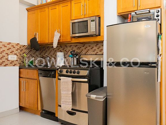 5th image of 241 Avenue Of The Americas APT 1A