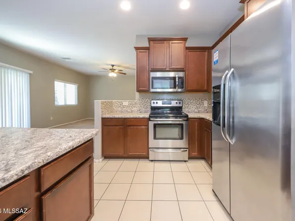 8754 N Mugho Pine Trl, Tucson, AZ 85743