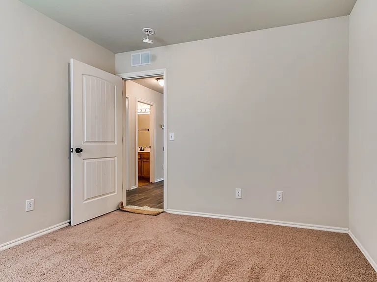 6829 NW 157th St — Photo 42