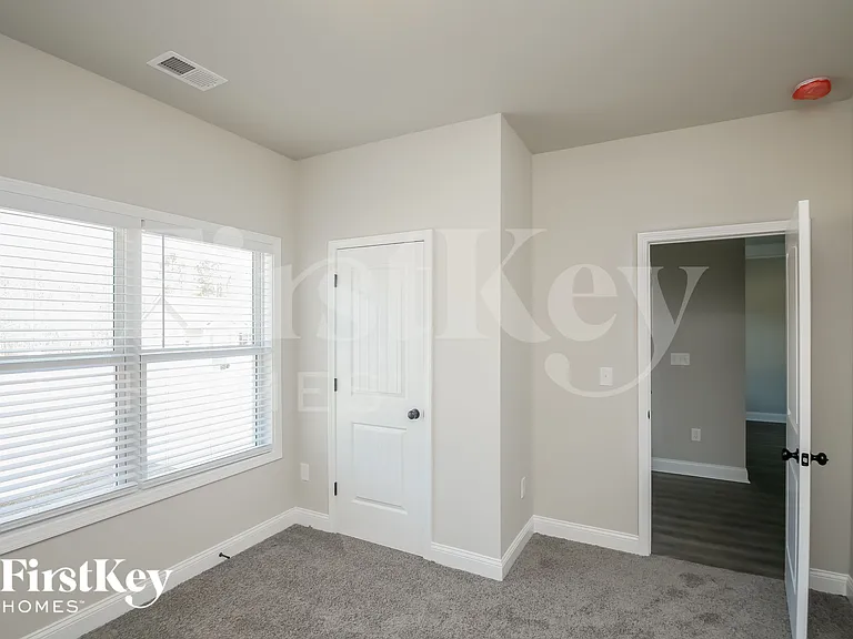113 Cranbrooke Ln — Photo 12