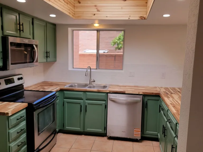 1625 W Calle Hacienda — Photo 4
