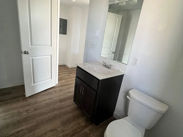 307 Main St — Photo 5