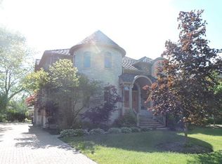 1751 Elliott St, Park Ridge, IL 60068