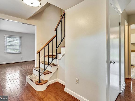 3rd image of 12916 Mount Royal Ln