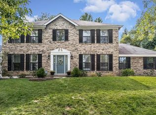 207 Fox Ridge Dr, Saint Charles, MO 63303