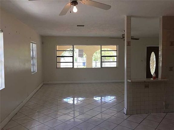4th image of 16266 NE 10th Ave