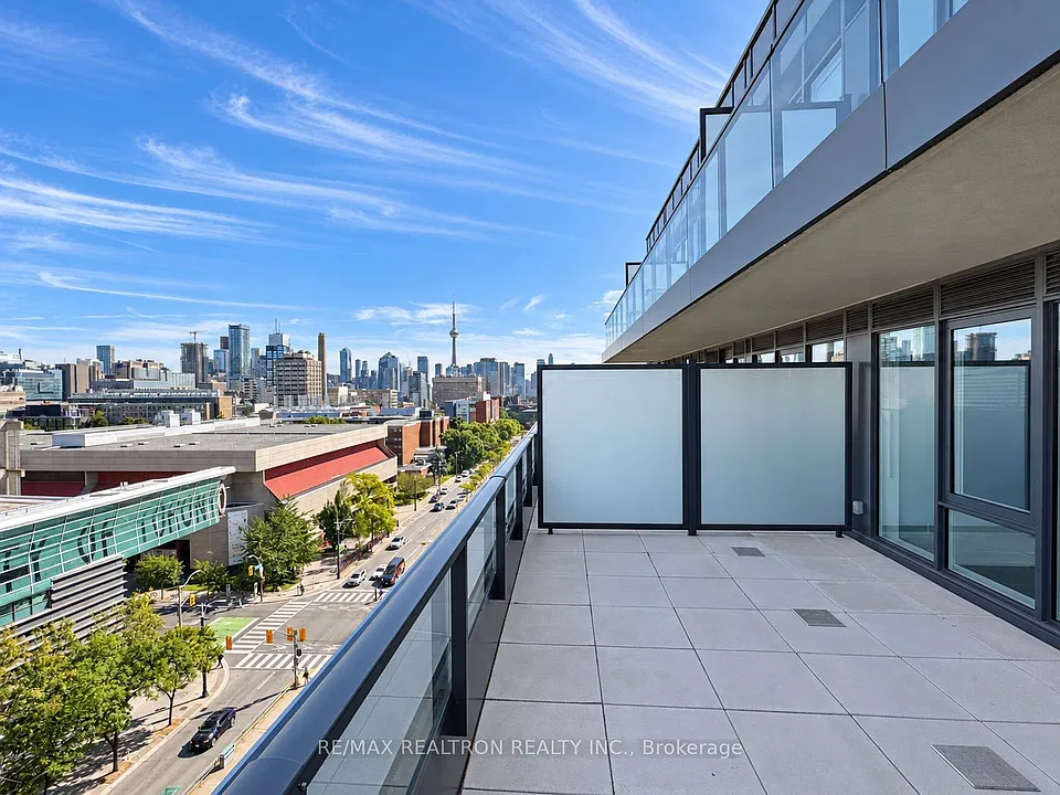 664 Spadina Ave #1004