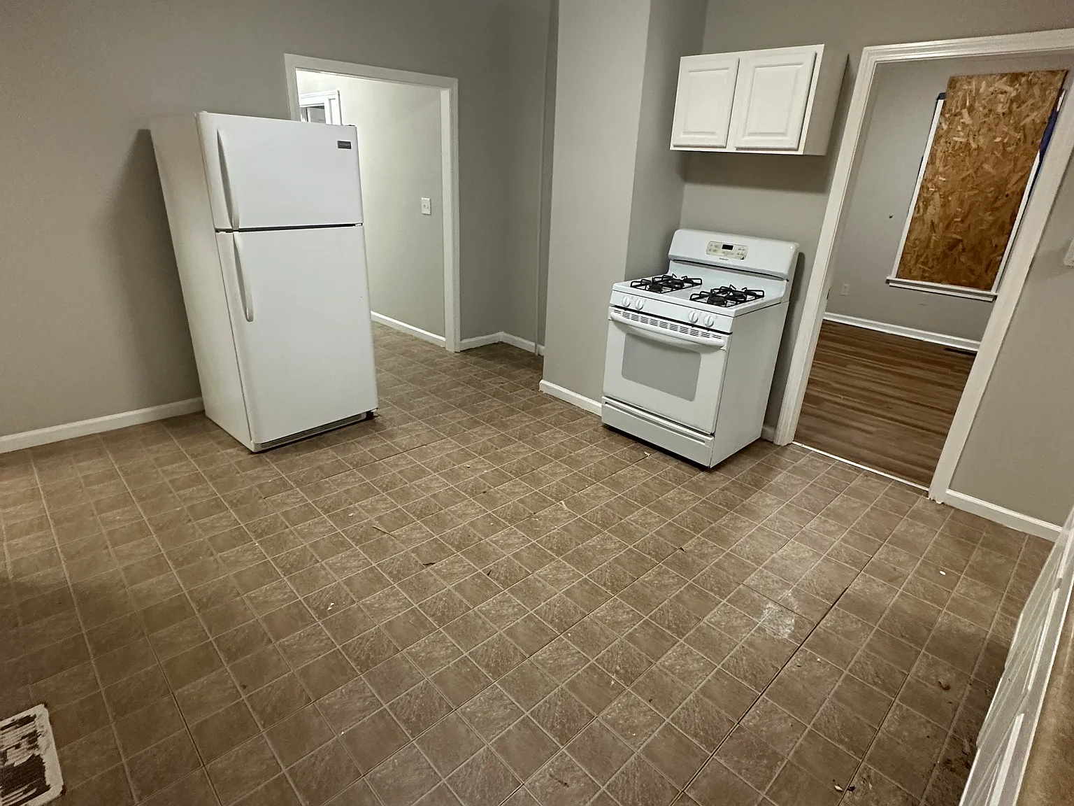 3 bed, 1200 sqft, $1,849 — Photo 2