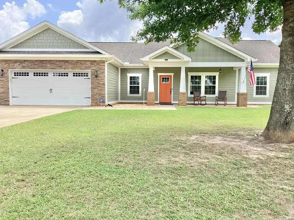 211 Weeping Willow Trl, Headland, AL 36345