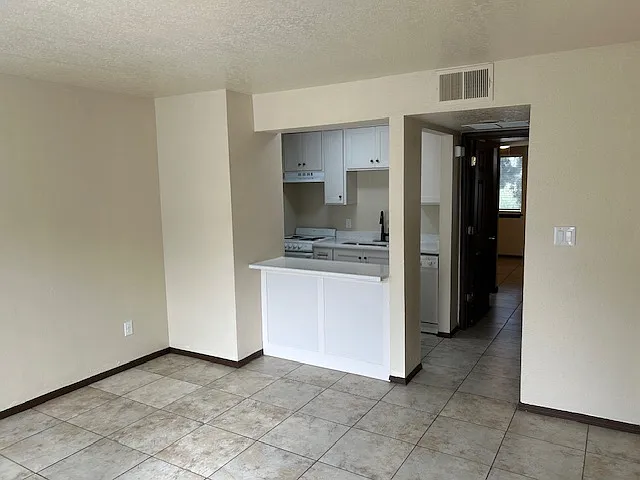 3290 Venus St #D — Photo 8