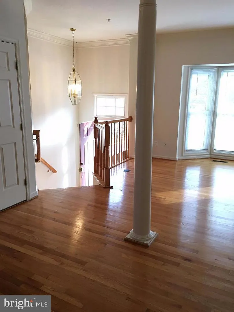 3 bed, 4.0 bath, 2438 sqft, $4,250 — Photo 2