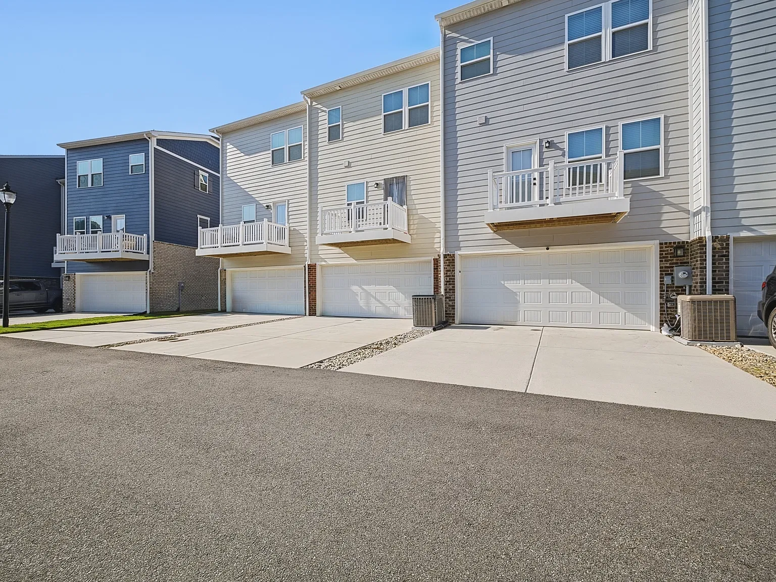1209 Worden Way - 1 — Photo 2