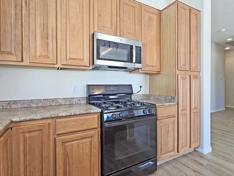13588 W Alvarado Dr — Photo 6