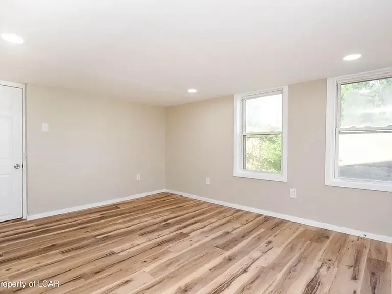449 Moss St #1 — Photo 4