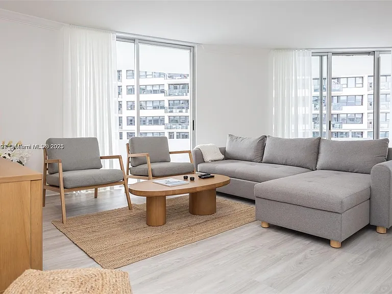 5161 Collins Ave #812 — Photo 32