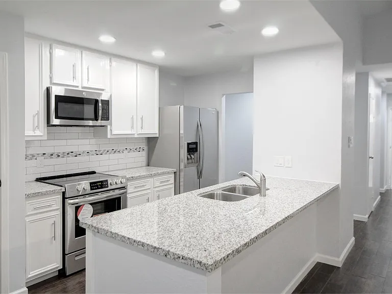 28 E Brookberry Ct — Photo 6