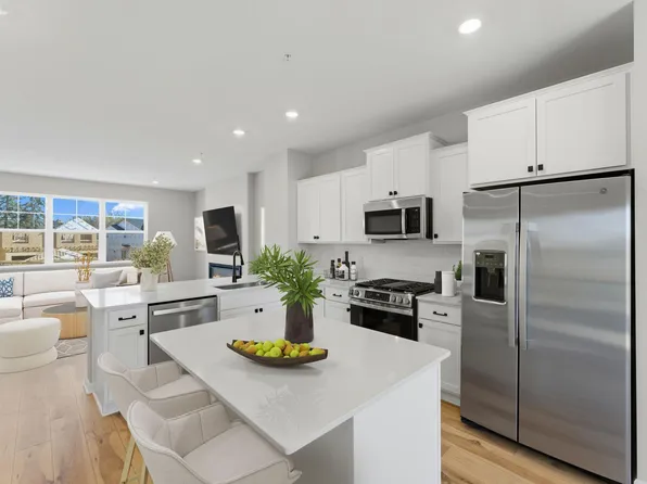 1520 Traverse Ln, West Saint Paul, MN 55118