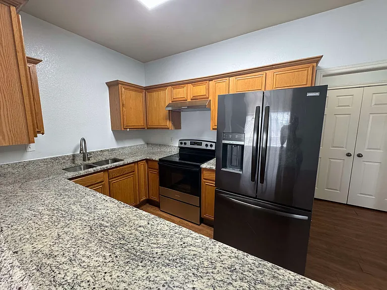 813 Betty Ct #A — Photo 6
