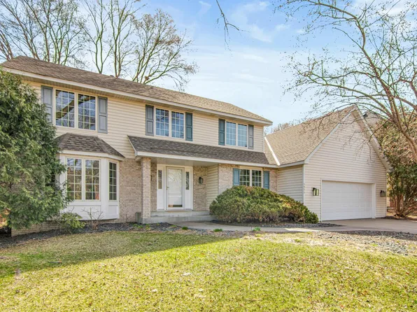 5954 Parkwood Dr, Shoreview, MN 55126