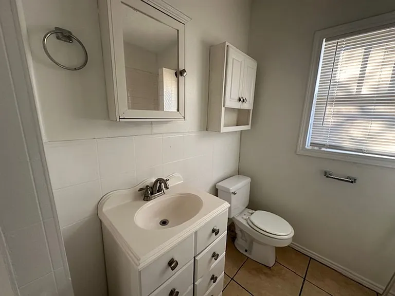 881 Ross Ave — Photo 14