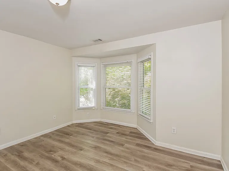 4118 Huntcliff Dr — Photo 14