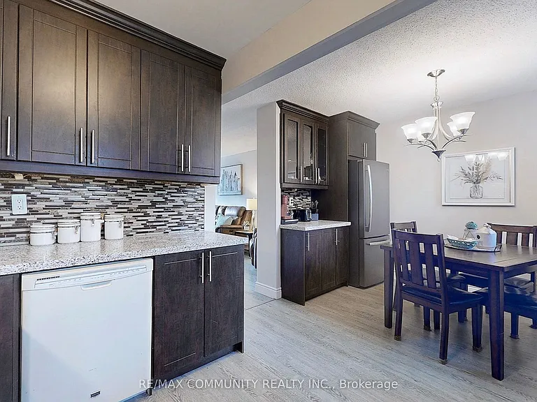 55 Collinsgrove Rd #212 — Photo 8