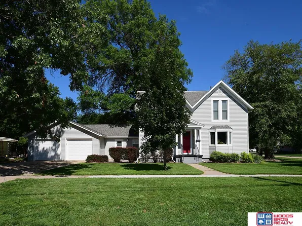 816 S Chestnut St, Friend, NE 68359
