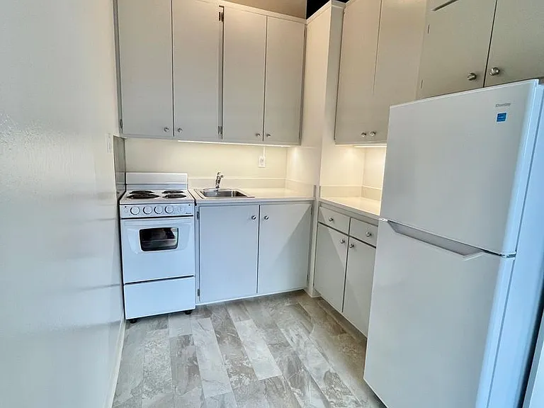 407 Mission Ave #6 — Photo 3