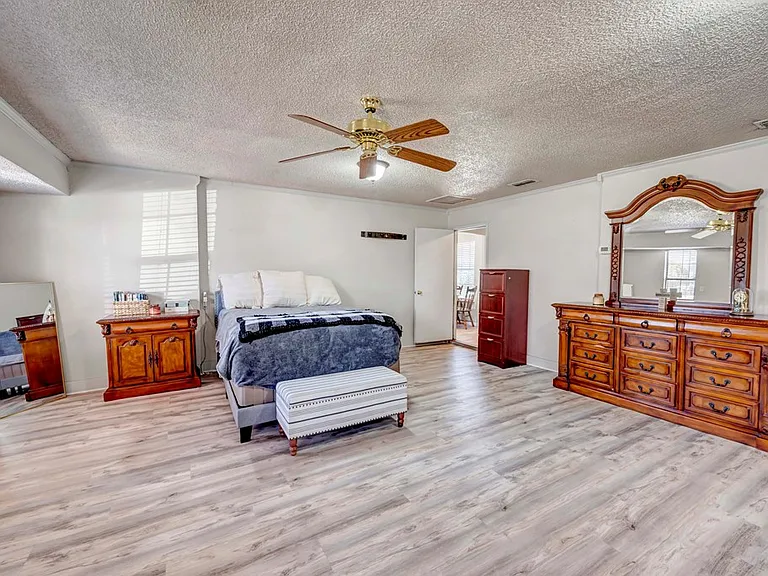 10803 E County Road 104 — Photo 9