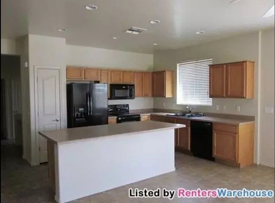 2nd image of 3629 E Flower St
