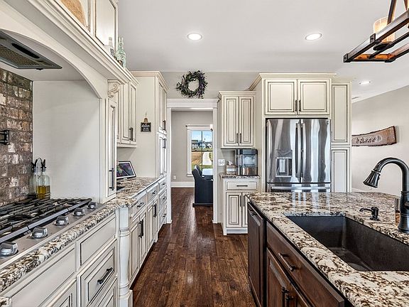 24th image of 3001 Tulip Ln
