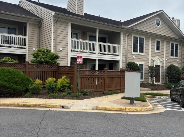 6051 Essex Ct House B, Alexandria, VA 22311