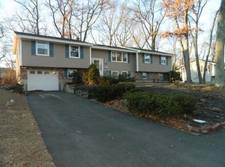 4 Pocahontas Dr, Peabody, MA 01960