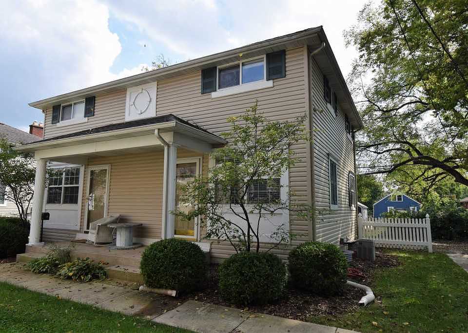 1st image of 215 Delhi Ave