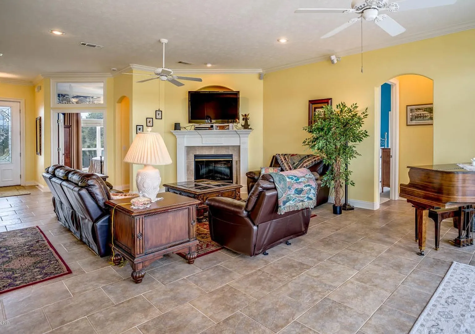 Custom Built, Waterfront Home on Callaway Bayou! — Photo 4