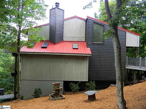 2nd image of 16 Altamont Forest Dr