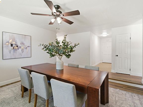 3rd image of 224 Amherst Ct