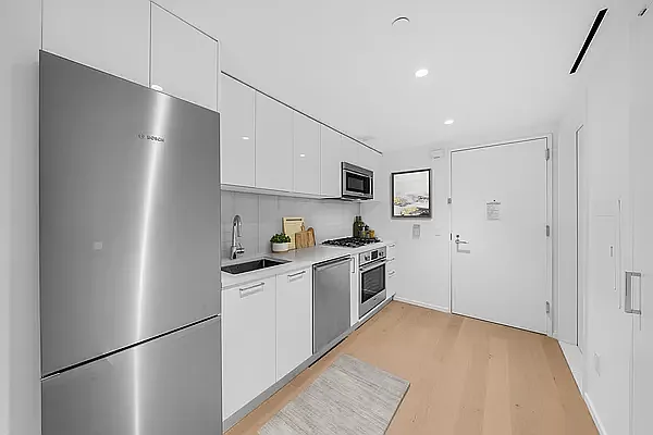 Rented by Vector New York, LLC | media 28