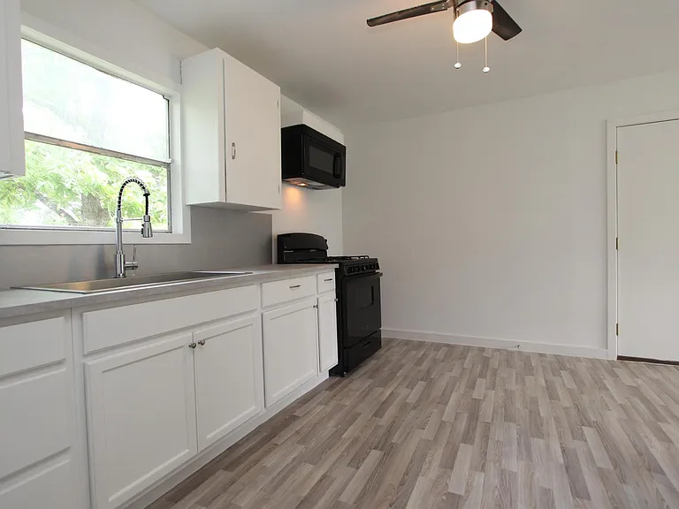 6601 Galindo St — Photo 2
