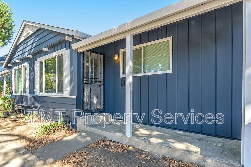 2 bed, 1.0 bath, 1008 sqft, $1,765 — Photo 3