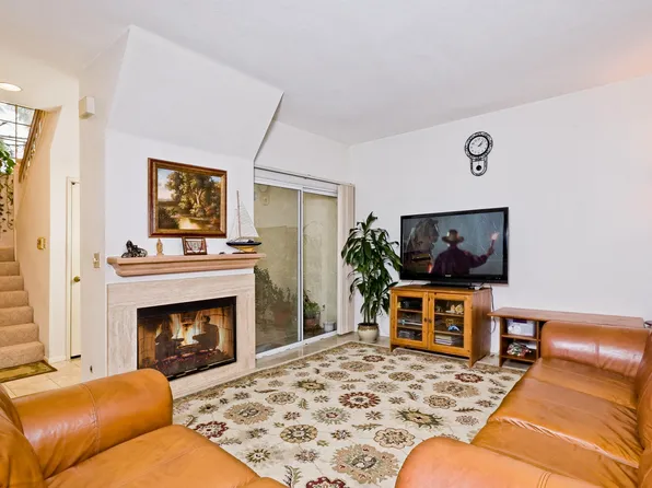 685 Parkside Ct Unit 107, Oak Park, CA 91377