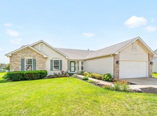 908 Autumn Ridge Rd, Sandwich, IL 60548