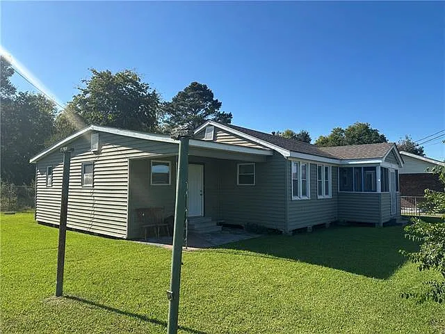 3 bed, 1.0 bath, 1700 sqft, $1,500 — Photo 3