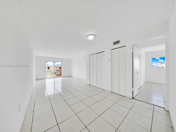 7830 Dickens Ave APT 504, Miami Beach, FL 33141