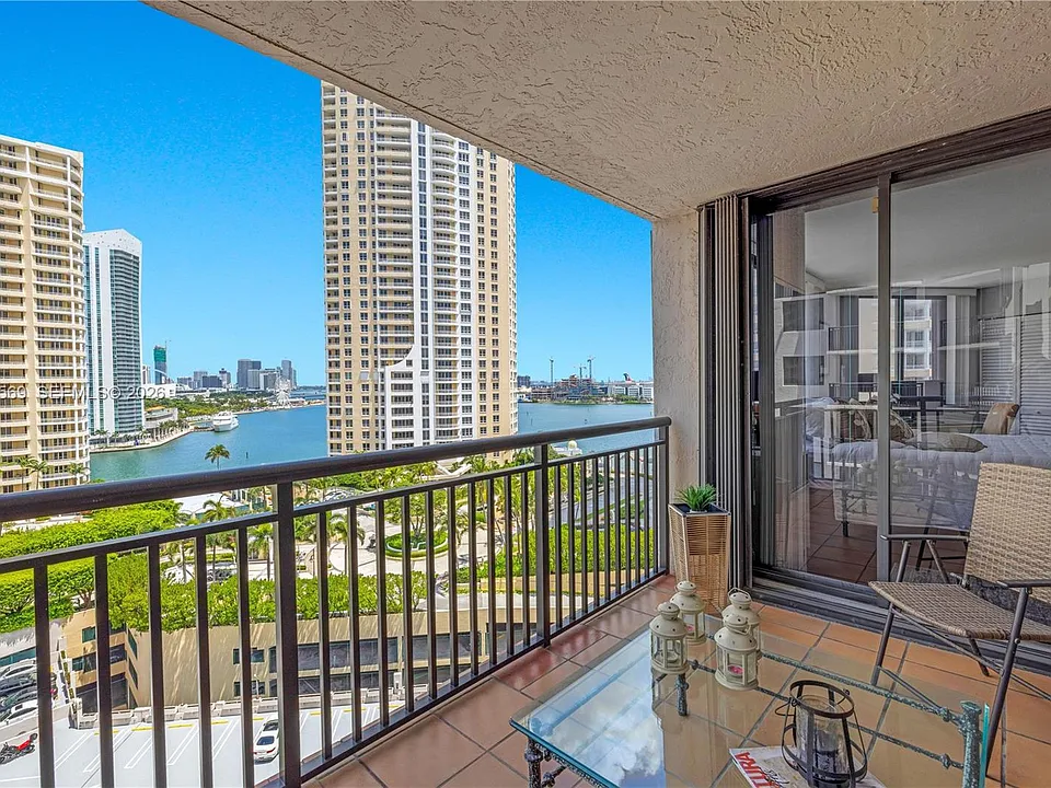 540 Brickell Key Dr #1514