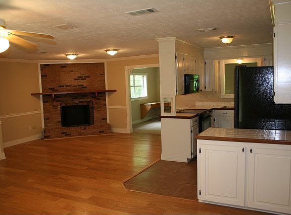 2nd image of 4305 S Glen Dr